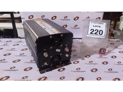 LOTE 220 - 01 INVERSOR DE ENERGIA DE DC PARA AC DE 300WATTS. (NO ESTADO) ATENÇÃO! FAZER A VISITAÇÃO ANTES DE ARREMATAR, NÃO SABEMOS SE FUNCIONA, LEILÃO NÃO TEM GARANTIA E NEM DEVOLUÇÃO, SUJEITO A POSSÍVEIS AVARIAS VISÍVEIS/OCULTAS E/OU AUSÊNCIA DE COMPONENTES.