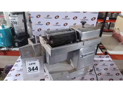 LOTE 344 - 01 MÁQUINA AMACIADORA DE BIFE MARCA BECCARO. (NO ESTADO) ATENÇÃO! FAZER A VISITAÇÃO ANTES DE ARREMATAR, NÃO SABEMOS SE FUNCIONA, LEILÃO NÃO TEM GARANTIA E NEM DEVOLUÇÃO, SUJEITO A POSSÍVEIS AVARIAS VISÍVEIS/OCULTAS E/OU AUSÊNCIA DE COMPONENTES.