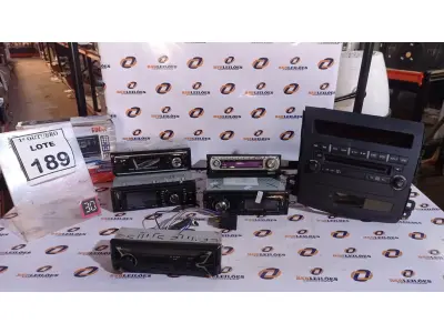LOTE 189 - 06 APARELHOS DE SOM AUTOMOTIVOS. (NO ESTADO) ATENÇÃO! FAZER A VISITAÇÃO ANTES DE ARREMATAR, NÃO SABEMOS SE FUNCIONA, LEILÃO NÃO TEM GARANTIA E NEM DEVOLUÇÃO, SUJEITO A POSSÍVEIS AVARIAS VISÍVEIS/OCULTAS E/OU AUSÊNCIA DE COMPONENTES.