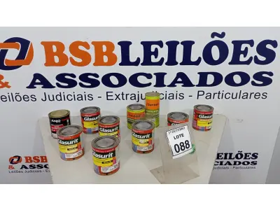 LOTE 088 - 04 LATAS DE ESMALTE SINTÉTICO DE 900ML CORES VARIADAS MARCA GLASURIT, 01 CATALIZADOR EPÓXI E 01 DILUENTE EPÓXI. (NO ESTADO) ATENÇÃO! FAZER A VISITAÇÃO ANTES DE ARREMATAR, NÃO SABEMOS SE FUNCIONA, LEILÃO NÃO TEM GARANTIA E NEM DEVOLUÇÃO, SUJEITO A POSSÍVEIS AVARIAS VISÍVEIS/OCULTAS E/OU AUSÊNCIA DE COMPONENTES.