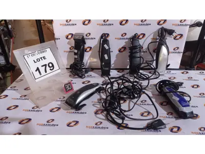LOTE 179 - 06 MÁQUINAS DE CORTAR CABELO. (NO ESTADO) ATENÇÃO! FAZER A VISITAÇÃO ANTES DE ARREMATAR, NÃO SABEMOS SE FUNCIONA, LEILÃO NÃO TEM GARANTIA E NEM DEVOLUÇÃO, SUJEITO A POSSÍVEIS AVARIAS VISÍVEIS/OCULTAS E/OU AUSÊNCIA DE COMPONENTES.
