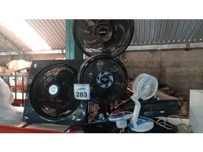 LOTE 283 - 06 VENTILADORES DE MARCAS E MODELOS DIVERSOS. (NO ESTADO) ATENÇÃO! FAZER A VISITAÇÃO ANTES DE ARREMATAR, NÃO SABEMOS SE FUNCIONA, LEILÃO NÃO TEM GARANTIA E NEM DEVOLUÇÃO, SUJEITO A POSSÍVEIS AVARIAS VISÍVEIS/OCULTAS E/OU AUSÊNCIA DE COMPONENTES.