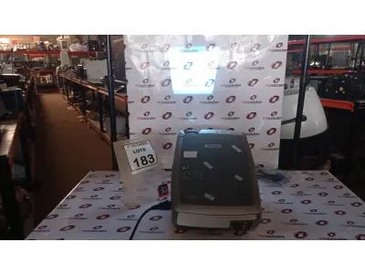 LOTE 183 - 01 PROJETOR MARCA INFOCUS COM CABOS. (NO ESTADO) ATENÇÃO! FAZER A VISITAÇÃO ANTES DE ARREMATAR, NÃO SABEMOS SE FUNCIONA, LEILÃO NÃO TEM GARANTIA E NEM DEVOLUÇÃO, SUJEITO A POSSÍVEIS AVARIAS VISÍVEIS/OCULTAS E/OU AUSÊNCIA DE COMPONENTES