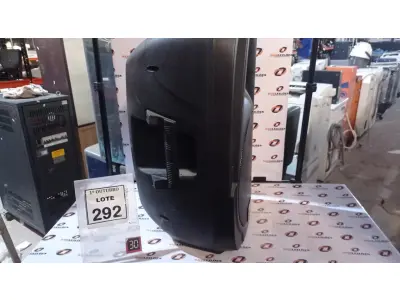 LOTE 292 - 01 CAIXA DE SOM MARCA PZ PRO ÁUDIO. (NO ESTADO) ATENÇÃO! FAZER A VISITAÇÃO ANTES DE ARREMATAR, NÃO SABEMOS SE FUNCIONA. LEILÃO NÃO TEM GARANTIA E NEM DEVOLUÇÃO, SUJEITO A POSSÍVEIS AVARIAS VISÍVEIS/OCULTAS E/OU AUSÊNCIA DE COMPONENTES.