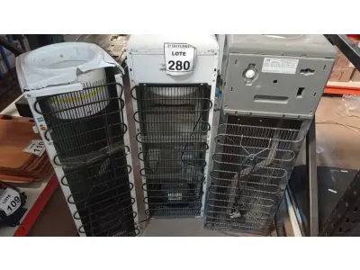 LOTE 280 - 03 BEBEDOUROS PARA GARRAFÃO. (NO ESTADO) ATENÇÃO! FAZER A VISITAÇÃO ANTES DE ARREMATAR, NÃO SABEMOS SE FUNCIONA, LEILÃO NÃO TEM GARANTIA E NEM DEVOLUÇÃO, SUJEITO A POSSÍVEIS AVARIAS VISÍVEIS/OCULTAS E/OU AUSÊNCIA DE COMPONENTES.