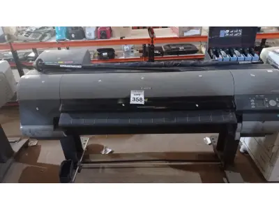 LOTE 358 - 01 PLOTTER MARCA CANON MODELO IPF 8400. (NO ESTADO) ATENÇÃO! FAZER A VISITAÇÃO ANTES DE ARREMATAR, NÃO SABEMOS SE FUNCIONA, LEILÃO NÃO TEM GARANTIA E NEM DEVOLUÇÃO, SUJEITO A POSSÍVEIS AVARIAS VISÍVEIS/OCULTAS E/OU AUSÊNCIA DE COMPONENTES.