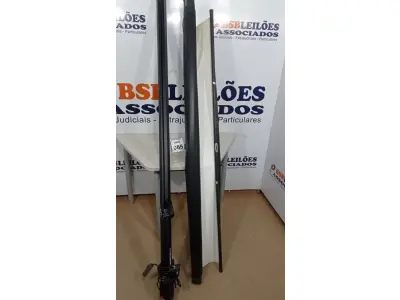 LOTE 085 - 02 TELAS DE PROJEÇÃO RETRÁTIL. (NO ESTADO) ATENÇÃO! FAZER A VISITAÇÃO ANTES DE ARREMATAR, NÃO SABEMOS SE FUNCIONA, LEILÃO NÃO TEM GARANTIA E NEM DEVOLUÇÃO, SUJEITO A POSSÍVEIS AVARIAS VISÍVEIS/OCULTAS E/OU AUSÊNCIA DE COMPONENTES.