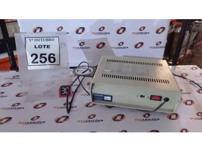 LOTE 256 - 01 APARELHO DE ULTRASSOM M-45. (NO ESTADO) ATENÇÃO! FAZER A VISITAÇÃO ANTES DE ARREMATAR, NÃO SABEMOS SE FUNCIONA, LEILÃO NÃO TEM GARANTIA E NEM DEVOLUÇÃO, SUJEITO A POSSÍVEIS AVARIAS VISÍVEIS/OCULTAS E/OU AUSÊNCIA DE COMPONENTES.