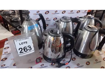 LOTE 263 - 05 CHALEIRAS ELÉTRICAS. (NO ESTADO) ATENÇÃO! FAZER A VISITAÇÃO ANTES DE ARREMATAR, NÃO SABEMOS SE FUNCIONA, LEILÃO NÃO TEM GARANTIA E NEM DEVOLUÇÃO, SUJEITO A POSSÍVEIS AVARIAS VISÍVEIS/OCULTAS E/OU AUSÊNCIA DE COMPONENTES.