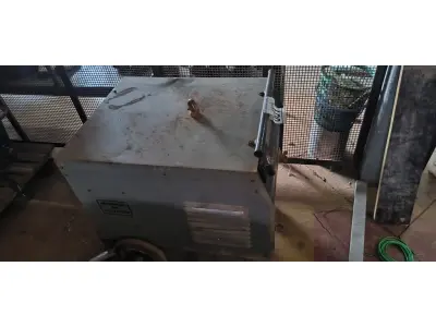 LOTE 001 - 01 MÁQUINA DE SOLDA ELÉTRICA BAMBOZZI TDC445ED TRIFÁSICA. (NO ESTADO) ATENÇÃO! FAZER A VISITAÇÃO ANTES DE ARREMATAR, NÃO SABEMOS SE FUNCIONA, LEILÃO NÃO TEM GARANTIA E NEM DEVOLUÇÃO, SUJEITO A POSSÍVEIS AVARIAS VISÍVEIS/OCULTAS E/OU AUSÊNCIA DE COMPONENTES.