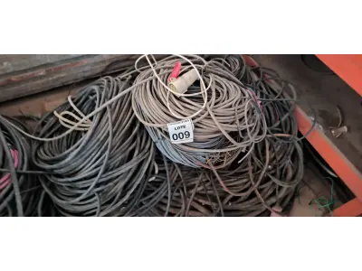 LOTE 009 - 01 LOTE COM CABOS ELÉTRICOS DIVERSOS. (NO ESTADO) ATENÇÃO! FAZER A VISITAÇÃO ANTES DE ARREMATAR, NÃO SABEMOS SE FUNCIONA, LEILÃO NÃO TEM GARANTIA E NEM DEVOLUÇÃO, SUJEITO A POSSÍVEIS AVARIAS VISÍVEIS/OCULTAS E/OU AUSÊNCIA DE COMPONENTES.