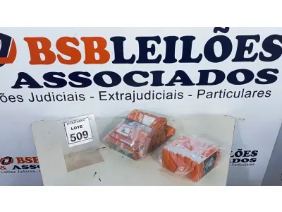 LOTE 509 - 01 LOTE COM GRANDE QUANTIDADE DE FONES DE OUVIDOS E CARREGADORES DE CELULAR. (NO ESTADO) ATENÇÃO! FAZER A VISITAÇÃO ANTES DE ARREMATAR, NÃO SABEMOS SE FUNCIONA, LEILÃO NÃO TEM GARANTIA E NEM DEVOLUÇÃO, SUJEITO A POSSÍVEIS AVARIAS VISÍVEIS/OCULTAS E/OU AUSÊNCIA DE COMPONENTES.