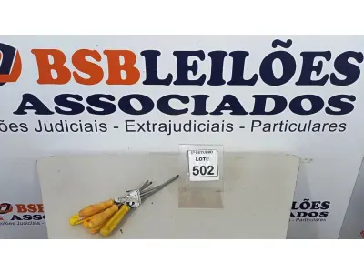 LOTE 502 - 05 CHAVES PHILIPS E 01 CHAVE DE FENDA. (NO ESTADO) ATENÇÃO! FAZER A VISITAÇÃO ANTES DE ARREMATAR, NÃO SABEMOS SE FUNCIONA, LEILÃO NÃO TEM GARANTIA E NEM DEVOLUÇÃO, SUJEITO A POSSÍVEIS AVARIAS VISÍVEIS/OCULTAS E/OU AUSÊNCIA DE COMPONENTES.