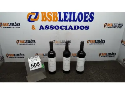 LOTE 505 - 03 GARRAFAS DE VINHO TINTO VALA REAL PORTUGUÊS SAFRA 2019 750ML. (NO ESTADO) ATENÇÃO! FAZER A VISITAÇÃO ANTES DE ARREMATAR, NÃO SABEMOS SE FUNCIONA, LEILÃO NÃO TEM GARANTIA E NEM DEVOLUÇÃO, SUJEITO A POSSÍVEIS AVARIAS VISÍVEIS/OCULTAS E/OU AUSÊNCIA DE COMPONENTES.
