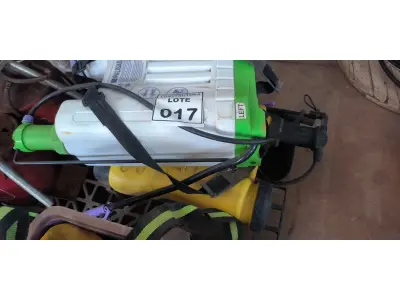 LOTE 017 - 02 BOMBAS MANUAIS DE APLICAÇÃO DE INSETICIDAS. (NO ESTADO) ATENÇÃO! FAZER A VISITAÇÃO ANTES DE ARREMATAR, NÃO SABEMOS SE FUNCIONA, LEILÃO NÃO TEM GARANTIA E NEM DEVOLUÇÃO, SUJEITO A POSSÍVEIS AVARIAS VISÍVEIS/OCULTAS E/OU AUSÊNCIA DE COMPONENTES.