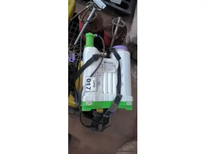 LOTE 017 - 02 BOMBAS MANUAIS DE APLICAÇÃO DE INSETICIDAS. (NO ESTADO) ATENÇÃO! FAZER A VISITAÇÃO ANTES DE ARREMATAR, NÃO SABEMOS SE FUNCIONA, LEILÃO NÃO TEM GARANTIA E NEM DEVOLUÇÃO, SUJEITO A POSSÍVEIS AVARIAS VISÍVEIS/OCULTAS E/OU AUSÊNCIA DE COMPONENTES.