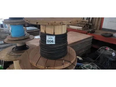 LOTE 006 - 01 CARRETEL EM MADEIRA COM FIO CORDEIRO 1X6MM CORTOX - FLEX C4 1KV NA COR PRETO. (NO ESTADO) ATENÇÃO! FAZER A VISITAÇÃO ANTES DE ARREMATAR, NÃO SABEMOS SE FUNCIONA, LEILÃO NÃO TEM GARANTIA E NEM DEVOLUÇÃO, SUJEITO A POSSÍVEIS AVARIAS VISÍVEIS/OCULTAS E/OU AUSÊNCIA DE COMPONENTES.