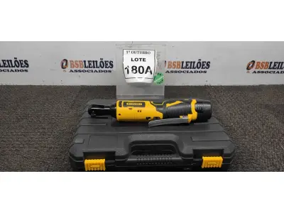 LOTE 180 - 01 CHAVE CATRACA 3/8 COM DUAS BATERIAS MALETA E ACESSÓRIOS (PRODUTO NOVO) (NO ESTADO) ATENÇÃO! FAZER A VISITAÇÃO ANTES DE ARREMATAR, NÃO SABEMOS SE FUNCIONA, LEILÃO NÃO TEM GARANTIA E NEM DEVOLUÇÃO, SUJEITO A POSSÍVEIS AVARIAS VISÍVEIS/OCULTAS E/OU AUSÊNCIA DE COMPONENTES.