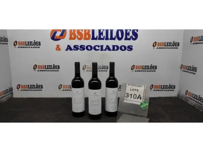 LOTE 310 - 03 GARRAFAS DE VINHO TINTO VALA REAL PORTUGUÊS SAFRA 2019 750ML. (NO ESTADO) ATENÇÃO! FAZER A VISITAÇÃO ANTES DE ARREMATAR, NÃO SABEMOS SE FUNCIONA, LEILÃO NÃO TEM GARANTIA E NEM DEVOLUÇÃO, SUJEITO A POSSÍVEIS AVARIAS VISÍVEIS/OCULTAS E/OU AUSÊNCIA DE COMPONENTES.
