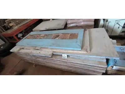 LOTE 027 - 16 PLACAS DE PISO CIMENTÍCIO. (NO ESTADO) ATENÇÃO! FAZER A VISITAÇÃO ANTES DE ARREMATAR, NÃO SABEMOS SE FUNCIONA, LEILÃO NÃO TEM GARANTIA E NEM DEVOLUÇÃO, SUJEITO A POSSÍVEIS AVARIAS VISÍVEIS/OCULTAS E/OU AUSÊNCIA DE COMPONENTES.