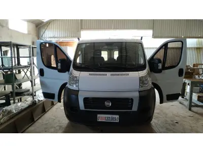 LOTE 512 - 01 I/FIAT DUCATO MAIA AMBULÂNCIA A DIESEL, ANO 2018/2019 NA COR BRANCA. (NO ESTADO)