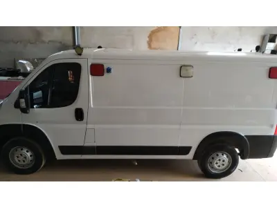 LOTE 512 - 01 I/FIAT DUCATO MAIA AMBULÂNCIA A DIESEL, ANO 2018/2019 NA COR BRANCA. (NO ESTADO)