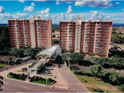 LOTE 001 - 01 APARTAMENTO DUPLEX EM CALDAS NOVAS-GO, MATRÍCULA Nº 62.149, NÚMERO DA UNIDADE Nº1001 BLOCO "B", EDIFÍCIO BELLA ROMA CONTENDO NO PAVIMENTO INFERIOR: HALL, SALA DE ESTAR/JANTAR COM VARANDA, 01 QUARTO, 01 BANHEIRO, ESCADA DE ACESSO AO PAVIMENTO SUPERIOR, COZINHA, ÁREA DE SERVIÇO; E NO PAVIMENTO SUPERIOR: SALA DE ESTAR, UMA SUÍTE, BANHEIRO, CHURRASQUEIRA, DUCHA E PISCINA COM DECH; COM A ÁREA TOTAL DE 313,989322M², SENDO DE 117,28M² DE ÁREA PRIVATIVA, E 196,709322M² DE ÁREA COMUM E FRAÇÃO IDEAL DE 154,8383M² OU 1,075266% DO TERRENO DENOMINADO GLÉBA B, DO CONGLOMERADO IMPÉRIO ROMANO RESIDENCE, SITUADO A AVENIDA MARTINHO PALMERSTON, LUGAR DENOMINADO CHÁCARA ROMA, NESTA CIDADE, COM A ÁREA DE 14.400,00M². (NO ESTADO)