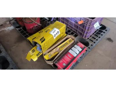 LOTE 019 - 01 LOTE COM CAIXAS COM ELETRODOS DIVERSOS. (NO ESTADO) ATENÇÃO! FAZER A VISITAÇÃO ANTES DE ARREMATAR, NÃO SABEMOS SE FUNCIONA, LEILÃO NÃO TEM GARANTIA E NEM DEVOLUÇÃO, SUJEITO A POSSÍVEIS AVARIAS VISÍVEIS/OCULTAS E/OU AUSÊNCIA DE COMPONENTES.