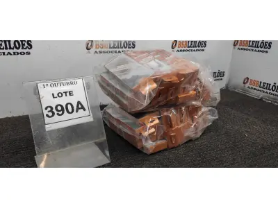 LOTE 390 - 01 LOTE COM GRANDE QUANTIDADE DE FONES DE OUVIDO. (NO ESTADO) ATENÇÃO! FAZER A VISITAÇÃO ANTES DE ARREMATAR, NÃO SABEMOS SE FUNCIONA, LEILÃO NÃO TEM GARANTIA E NEM DEVOLUÇÃO, SUJEITO A POSSÍVEIS AVARIAS VISÍVEIS/OCULTAS E/OU AUSÊNCIA DE COMPONENTES.