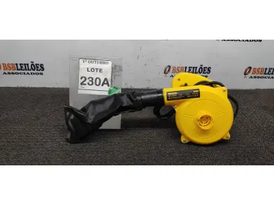 LOTE 230 - 01 SOPRADOR E ASPIRADOR ELÉTRICO 220V 700W 13600RPM (PRODUTO NOVO) (NO ESTADO) ATENÇÃO! FAZER A VISITAÇÃO ANTES DE ARREMATAR, NÃO SABEMOS SE FUNCIONA, LEILÃO NÃO TEM GARANTIA E NEM DEVOLUÇÃO, SUJEITO A POSSÍVEIS AVARIAS VISÍVEIS/OCULTAS E/OU AUSÊNCIA DE COMPONENTES.