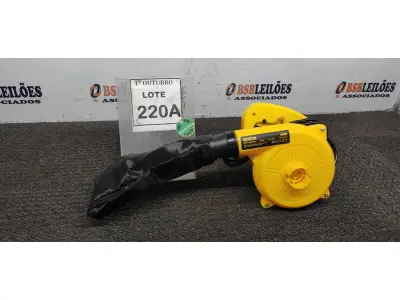 LOTE 220 - 01 SOPRADOR E ASPIRADOR ELÉTRICO 220V 700W 13600RPM (PRODUTO NOVO) (NO ESTADO) ATENÇÃO! FAZER A VISITAÇÃO ANTES DE ARREMATAR, NÃO SABEMOS SE FUNCIONA, LEILÃO NÃO TEM GARANTIA E NEM DEVOLUÇÃO, SUJEITO A POSSÍVEIS AVARIAS VISÍVEIS/OCULTAS E/OU AUSÊNCIA DE COMPONENTES.