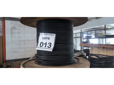 LOTE 013 - 01 CARRETEL EM MADEIRA COM FIO CORDEIRO 04 MM CORTOX – FLEX NA COR PRETO. (NO ESTADO) ATENÇÃO! FAZER A VISITAÇÃO ANTES DE ARREMATAR, NÃO SABEMOS SE FUNCIONA, LEILÃO NÃO TEM GARANTIA E NEM DEVOLUÇÃO, SUJEITO A POSSÍVEIS AVARIAS VISÍVEIS/OCULTAS E/OU AUSÊNCIA DE COMPONENTES.