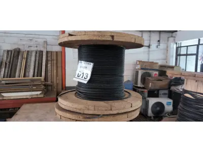 LOTE 013 - 01 CARRETEL EM MADEIRA COM FIO CORDEIRO 04 MM CORTOX – FLEX NA COR PRETO. (NO ESTADO) ATENÇÃO! FAZER A VISITAÇÃO ANTES DE ARREMATAR, NÃO SABEMOS SE FUNCIONA, LEILÃO NÃO TEM GARANTIA E NEM DEVOLUÇÃO, SUJEITO A POSSÍVEIS AVARIAS VISÍVEIS/OCULTAS E/OU AUSÊNCIA DE COMPONENTES.