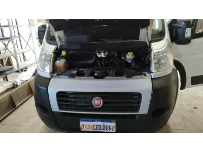 LOTE 512 - 01 I/FIAT DUCATO MAIA AMBULÂNCIA A DIESEL, ANO 2018/2019 NA COR BRANCA. (NO ESTADO)