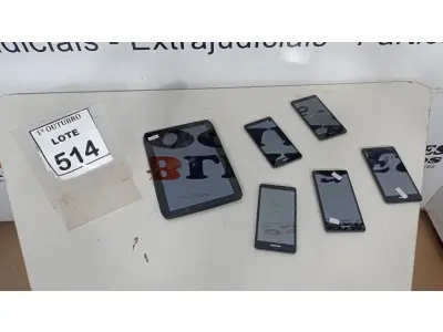 LOTE 514 - 05 SMARTPHONES MARCA POSITIVO 01 TABLET MARCA MOTOROLA. (NO ESTADO) ATENÇÃO! FAZER A VISITAÇÃO ANTES DE ARREMATAR, NÃO SABEMOS SE FUNCIONA, LEILÃO NÃO TEM GARANTIA E NEM DEVOLUÇÃO, SUJEITO A POSSÍVEIS AVARIAS VISÍVEIS/OCULTAS E/OU AUSÊNCIA DE COMPONENTES.