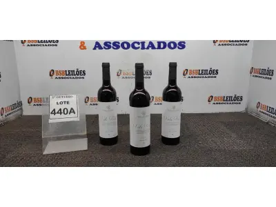 LOTE 440 - 03 GARRAFAS DE VINHO TINTO VALA REAL PORTUGUÊS SAFRA 2019 750ML. (NO ESTADO) ATENÇÃO! FAZER A VISITAÇÃO ANTES DE ARREMATAR, NÃO SABEMOS SE FUNCIONA, LEILÃO NÃO TEM GARANTIA E NEM DEVOLUÇÃO, SUJEITO A POSSÍVEIS AVARIAS VISÍVEIS/OCULTAS E/OU AUSÊNCIA DE COMPONENTES.
