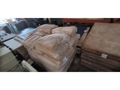 LOTE 021 - 01 PALETE COM SACOS DE 40KG DE GESSO. (NO ESTADO) ATENÇÃO! FAZER A VISITAÇÃO ANTES DE ARREMATAR, NÃO SABEMOS SE FUNCIONA, LEILÃO NÃO TEM GARANTIA E NEM DEVOLUÇÃO, SUJEITO A POSSÍVEIS AVARIAS VISÍVEIS/OCULTAS E/OU AUSÊNCIA DE COMPONENTES.