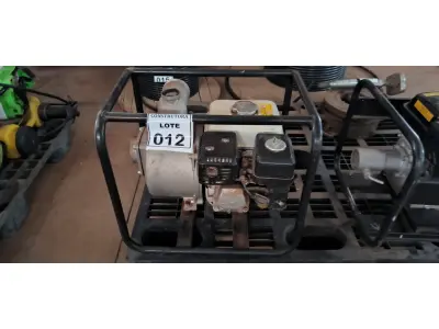 LOTE 012 - 01 MOTOR BOMBA A GASOLINA HONDA GX 160. (NO ESTADO) ATENÇÃO! FAZER A VISITAÇÃO ANTES DE ARREMATAR, NÃO SABEMOS SE FUNCIONA, LEILÃO NÃO TEM GARANTIA E NEM DEVOLUÇÃO, SUJEITO A POSSÍVEIS AVARIAS VISÍVEIS/OCULTAS E/OU AUSÊNCIA DE COMPONENTES.
