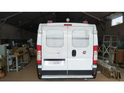 LOTE 512 - 01 I/FIAT DUCATO MAIA AMBULÂNCIA A DIESEL, ANO 2018/2019 NA COR BRANCA. (NO ESTADO)