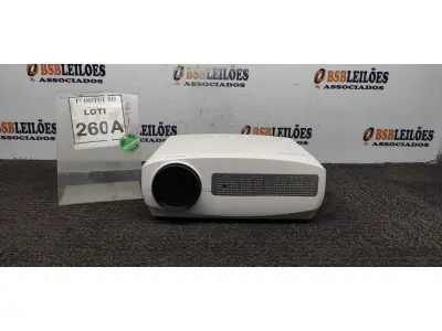 LOTE 260 -  01 PROJETOR BLITZWOIF LED MODELO BW-VP6 1080P. (NO ESTADO) ATENÇÃO! FAZER A VISITAÇÃO ANTES DE ARREMATAR, NÃO SABEMOS SE FUNCIONA. LEILÃO NÃO TEM GARANTIA E NEM DEVOLUÇÃO, SUJEITO A POSSÍVEIS AVARIAS VISÍVEIS/OCULTAS E/OU AUSÊNCIA DE COMPONENTES.