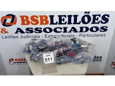 LOTE 511 - 01 LOTE COM GRANDE QUANTIDADE DE FONES DE OUVIDO. (NO ESTADO) ATENÇÃO! FAZER A VISITAÇÃO ANTES DE ARREMATAR, NÃO SABEMOS SE FUNCIONA, LEILÃO NÃO TEM GARANTIA E NEM DEVOLUÇÃO, SUJEITO A POSSÍVEIS AVARIAS VISÍVEIS/OCULTAS E/OU AUSÊNCIA DE COMPONENTES.