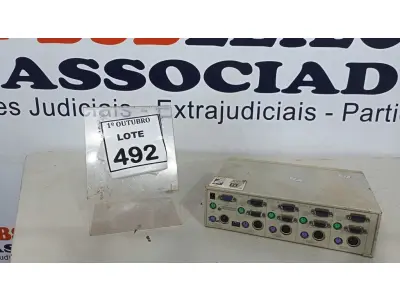 LOTE 492 - 01 SWITCH KVM ATEM MASTER VIEW. (NO ESTADO) ATENÇÃO! FAZER A VISITAÇÃO ANTES DE ARREMATAR, NÃO SABEMOS SE FUNCIONA, LEILÃO NÃO TEM GARANTIA E NEM DEVOLUÇÃO, SUJEITO A POSSÍVEIS AVARIAS VISÍVEIS/OCULTAS E/OU AUSÊNCIA DE COMPONENTES.