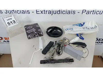 LOTE 513 - 01 NINTENDO WII DESBLOQUEADO. (NO ESTADO) ATENÇÃO! FAZER A VISITAÇÃO ANTES DE ARREMATAR, NÃO SABEMOS SE FUNCIONA, LEILÃO NÃO TEM GARANTIA E NEM DEVOLUÇÃO, SUJEITO A POSSÍVEIS AVARIAS VISÍVEIS/OCULTAS E/OU AUSÊNCIA DE COMPONENTES.