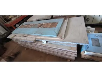 LOTE 027 - 16 PLACAS DE PISO CIMENTÍCIO. (NO ESTADO) ATENÇÃO! FAZER A VISITAÇÃO ANTES DE ARREMATAR, NÃO SABEMOS SE FUNCIONA, LEILÃO NÃO TEM GARANTIA E NEM DEVOLUÇÃO, SUJEITO A POSSÍVEIS AVARIAS VISÍVEIS/OCULTAS E/OU AUSÊNCIA DE COMPONENTES.