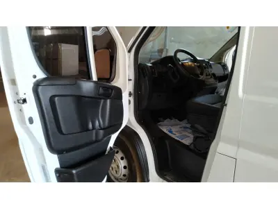LOTE 512 - 01 I/FIAT DUCATO MAIA AMBULÂNCIA A DIESEL, ANO 2018/2019 NA COR BRANCA. (NO ESTADO)