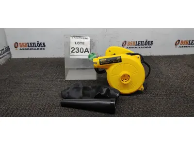LOTE 230 - 01 SOPRADOR E ASPIRADOR ELÉTRICO 220V 700W 13600RPM (PRODUTO NOVO) (NO ESTADO) ATENÇÃO! FAZER A VISITAÇÃO ANTES DE ARREMATAR, NÃO SABEMOS SE FUNCIONA, LEILÃO NÃO TEM GARANTIA E NEM DEVOLUÇÃO, SUJEITO A POSSÍVEIS AVARIAS VISÍVEIS/OCULTAS E/OU AUSÊNCIA DE COMPONENTES.