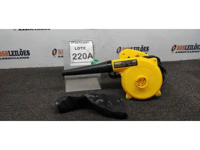 LOTE 220 - 01 SOPRADOR E ASPIRADOR ELÉTRICO 220V 700W 13600RPM (PRODUTO NOVO) (NO ESTADO) ATENÇÃO! FAZER A VISITAÇÃO ANTES DE ARREMATAR, NÃO SABEMOS SE FUNCIONA, LEILÃO NÃO TEM GARANTIA E NEM DEVOLUÇÃO, SUJEITO A POSSÍVEIS AVARIAS VISÍVEIS/OCULTAS E/OU AUSÊNCIA DE COMPONENTES.