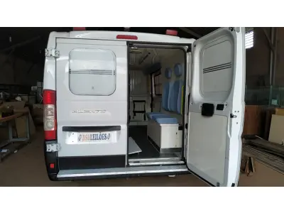 LOTE 512 - 01 I/FIAT DUCATO MAIA AMBULÂNCIA A DIESEL, ANO 2018/2019 NA COR BRANCA. (NO ESTADO)