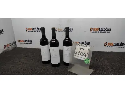 LOTE 310 - 03 GARRAFAS DE VINHO TINTO VALA REAL PORTUGUÊS SAFRA 2019 750ML. (NO ESTADO) ATENÇÃO! FAZER A VISITAÇÃO ANTES DE ARREMATAR, NÃO SABEMOS SE FUNCIONA, LEILÃO NÃO TEM GARANTIA E NEM DEVOLUÇÃO, SUJEITO A POSSÍVEIS AVARIAS VISÍVEIS/OCULTAS E/OU AUSÊNCIA DE COMPONENTES.