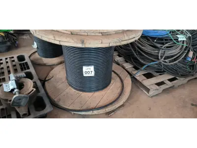 LOTE 007 - 01 CARRETEL EM MADEIRA COM FIO CORDEIRO HEPROCORD 1,95MM NA COR PRETO. (NO ESTADO) ATENÇÃO! FAZER A VISITAÇÃO ANTES DE ARREMATAR, NÃO SABEMOS SE FUNCIONA, LEILÃO NÃO TEM GARANTIA E NEM DEVOLUÇÃO, SUJEITO A POSSÍVEIS AVARIAS VISÍVEIS/OCULTAS E/OU AUSÊNCIA DE COMPONENTES.